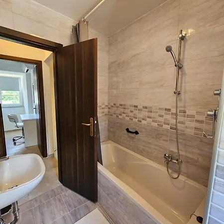 بيت للعطل Casa Tadini Babici
